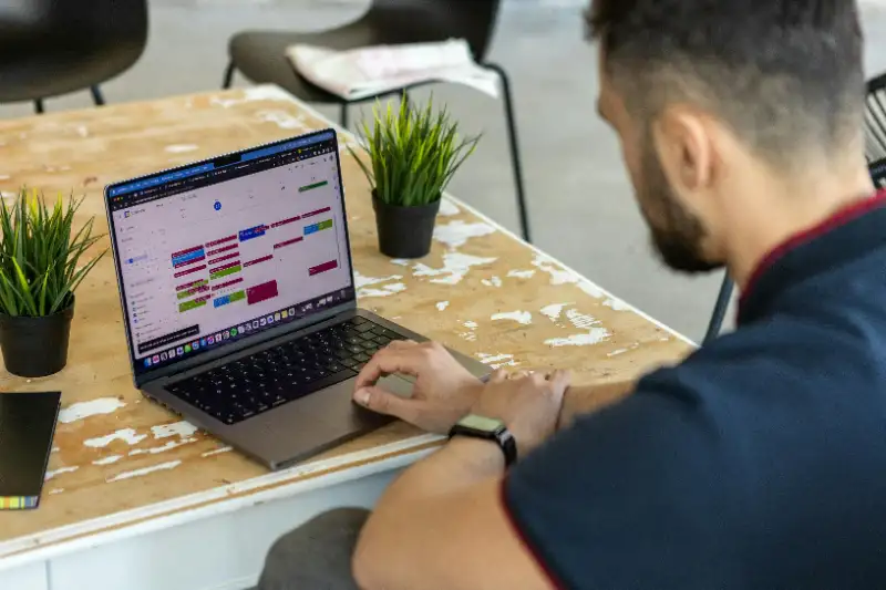 Consultation du calendrier sur ordinateur portable
